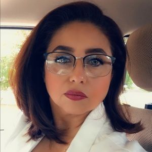 Meet your Posher, Raquel